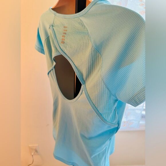 Under Armour size XS Heat gear - Picture 7 of 10